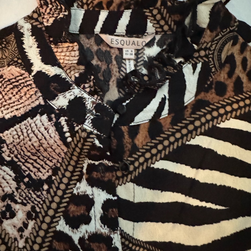 EsQualo Animal Print Button Blouse – Elegant Ruffle Detail –  New - Picture 6 of 9